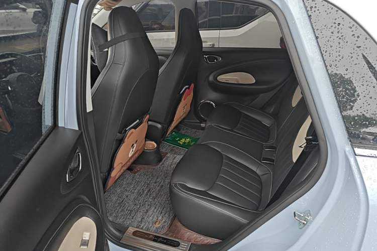 Used Wuling Bingo 2024 333 km Lingxi Connected Version Left Rear Seat