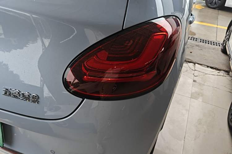 Used Wuling Bingo 2024 333 km Lingxi Connected Version Right Rear Taillight