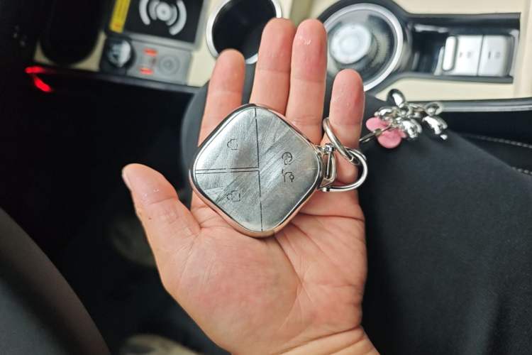Used Wuling Bingo 2024 333 km Lingxi Connected Version Vehicle Key