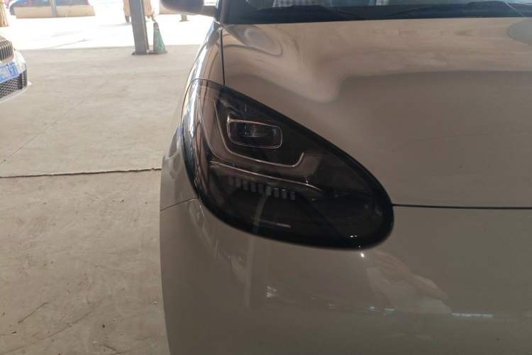 Used Wuling Bingo 2024 333 km Enjoyment Version Right Front Headlight