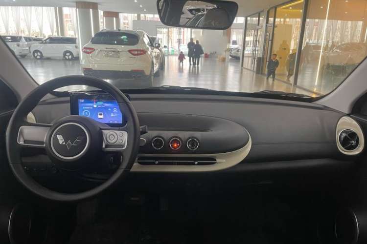 Used Wuling Bingo 2024 203km Light Edition Interior 10