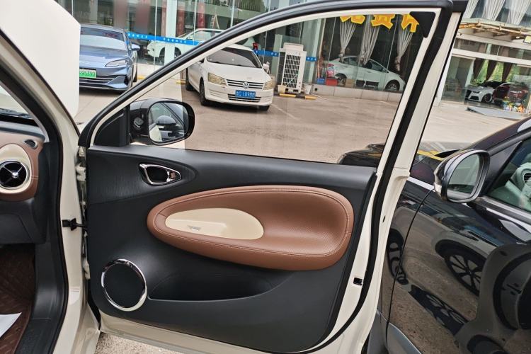 Used Wuling Bingo 2024 333 km Enjoyment Version Interior 5