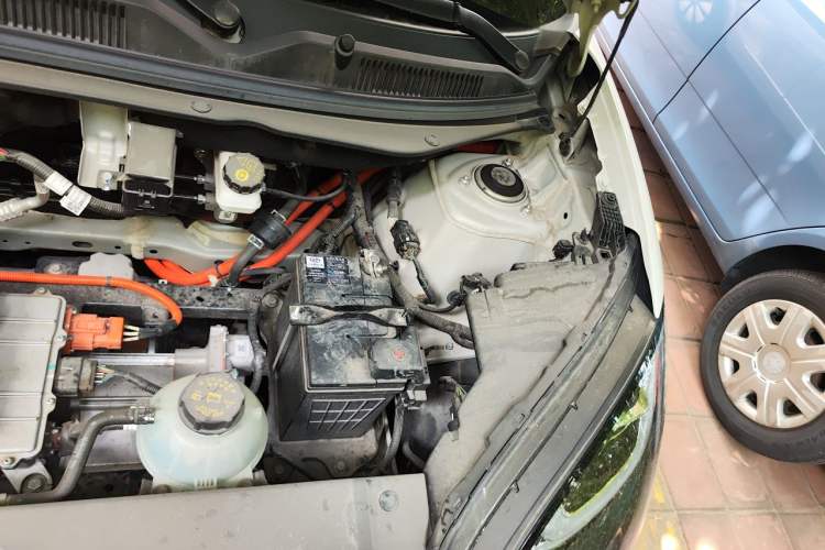 Used Wuling Bingo 2024 333 km Enjoyment Version Engine Bay Left