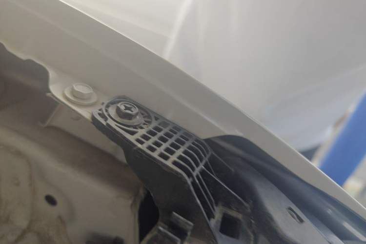 Used Wuling Bingo 2024 333 km Enjoyment Version Engine Bay Left