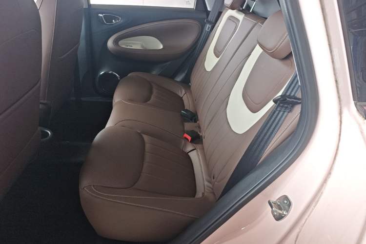 Used Wuling Bingo 2024 333 km Lingxi Connected Version Left Rear Seat