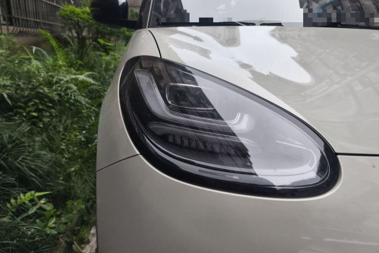 Used Wuling Bingo 2024 333 km Enjoyment Version Right Front Headlight