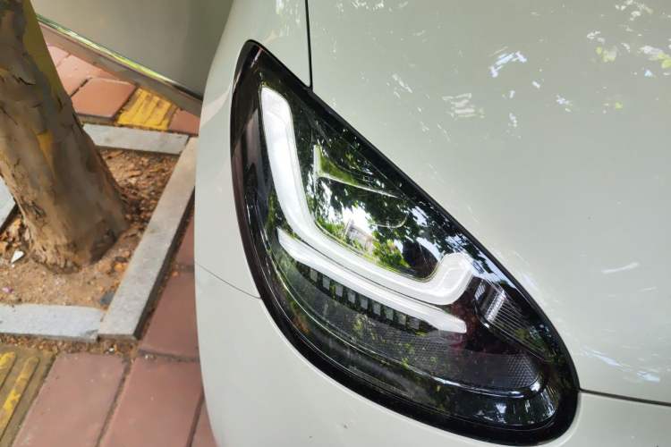 Used Wuling Bingo 2024 333 km Enjoyment Version Right Front Headlight
