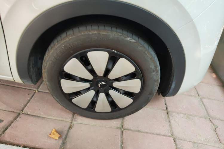 Used Wuling Bingo 2024 333 km Enjoyment Version Right Front Wheel Hub