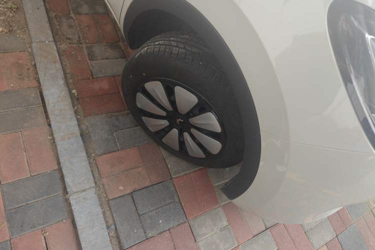 Used Wuling Bingo 2024 333 km Enjoyment Version Right Front Wheel Hub