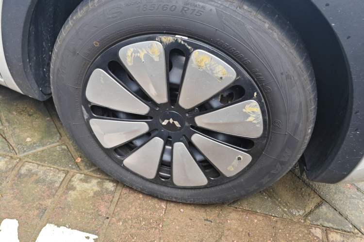 Used Wuling Bingo 2024 333 km Lingxi Connected Version Right Front Wheel Hub