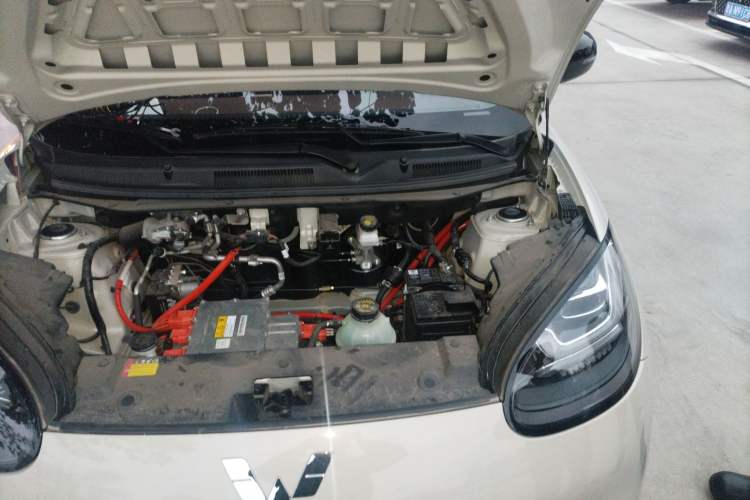 Used Wuling Bingo 2024 333 km Enjoyment Version Engine Bay Left