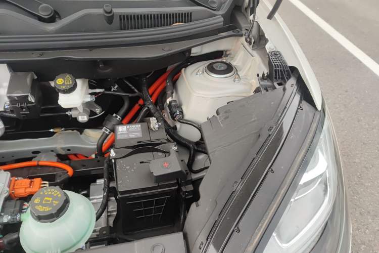 Used Wuling Bingo 2024 333 km Enjoyment Version Engine Bay Left