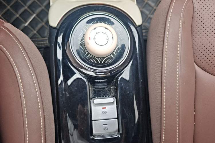 Used Wuling Bingo 2024 333 km Lingxi Connected Version Gear Lever