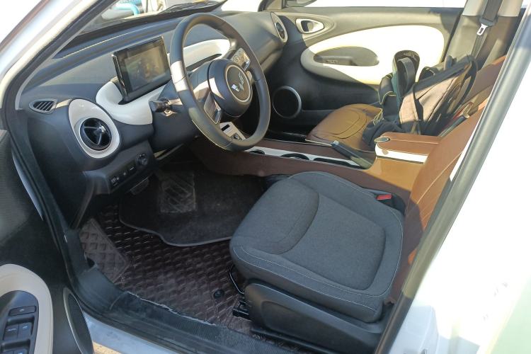 Used Wuling Bingo 2024 203km Light Edition Left Front Seat