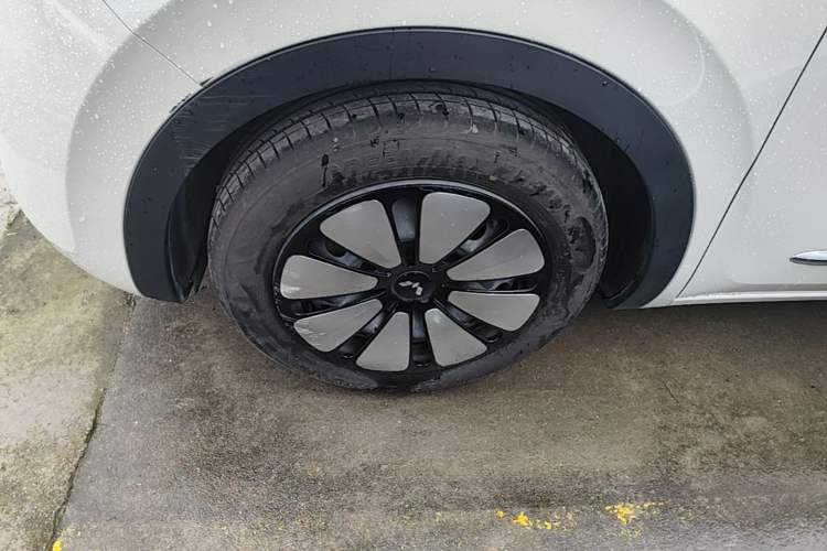 Used Wuling Bingo 2024 333 km Enjoyment Version Left Front Wheel Hub