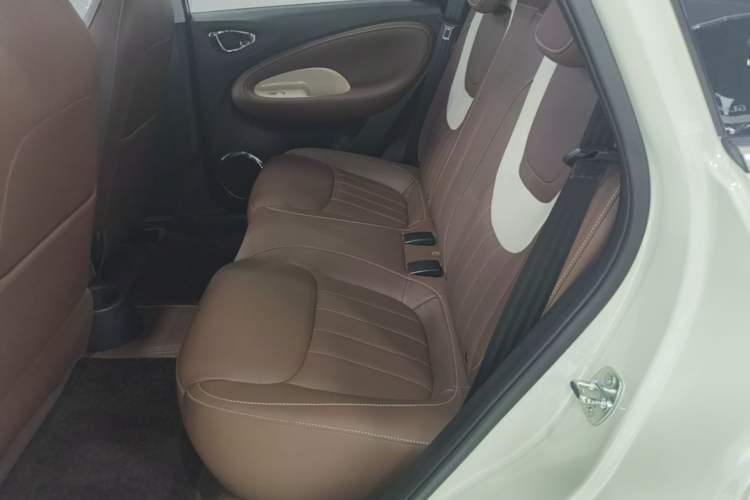 Used Wuling Bingo 2024 333 km Lingxi Connected Version Left Rear Seat
