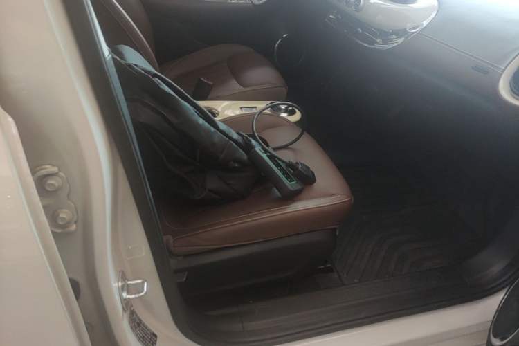 Used Wuling Bingo 2024 333 km Lingxi Connected Version Right Front Seat