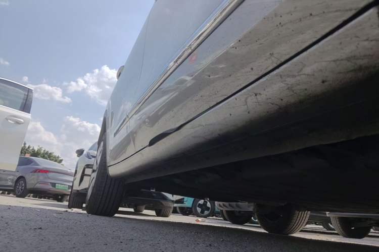Used Wuling Bingo 2024 333 km Lingxi Connected Version Right Side Sill