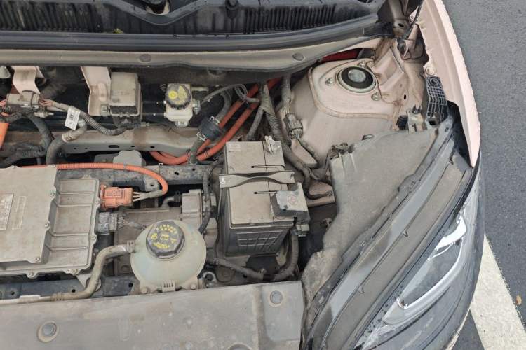 Used Wuling Bingo 2024 333 km Enjoyment Version Engine Bay Left