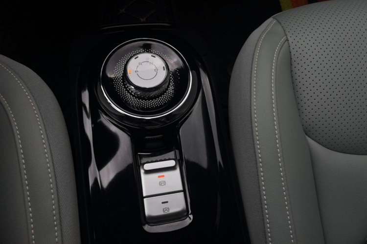 Used Wuling Bingo 2024 333 km Lingxi Connected Version Gear Lever