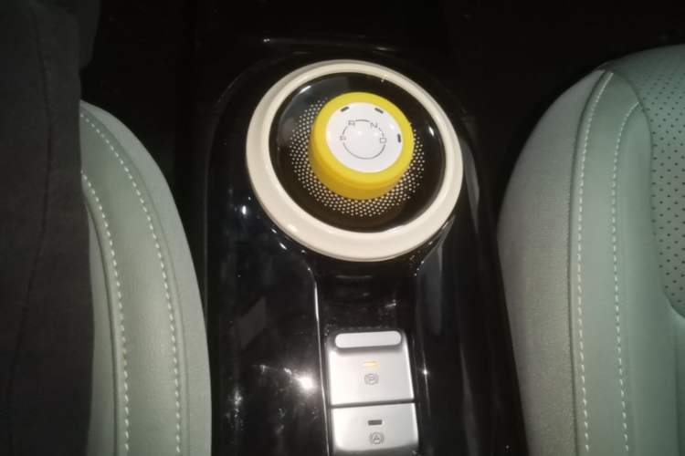 Used Wuling Bingo 2024 333 km Lingxi Connected Version Gear Lever