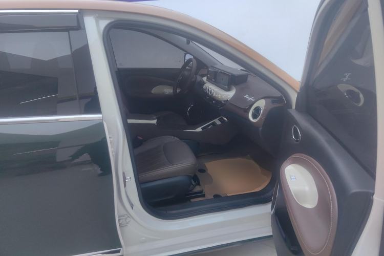 Used Wuling Bingo 2024 333 km Enjoyment Version Right Front Seat