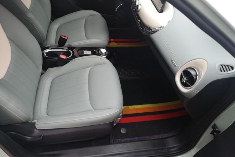 Used Wuling Bingo 2024 333 km Lingxi Connected Version Right Front Seat