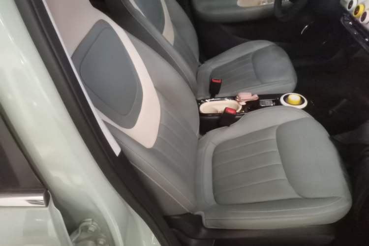 Used Wuling Bingo 2024 333 km Lingxi Connected Version Right Front Seat