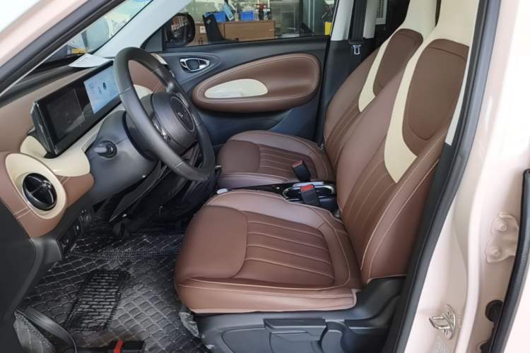 Used Wuling Bingo 2024 333 km Enjoyment Version Left Front Seat