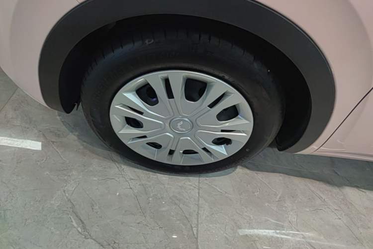 Used Wuling Bingo 2024 333 km Enjoyment Version Left Front Wheel Hub