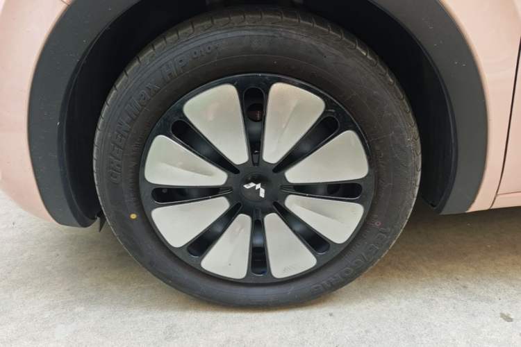 Used Wuling Bingo 2024 333 km Enjoyment Version Left Front Wheel Hub