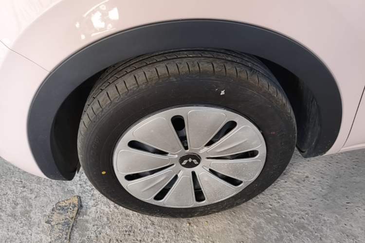 Used Wuling Bingo 2024 333 km Enjoyment Version Left Front Wheel Hub