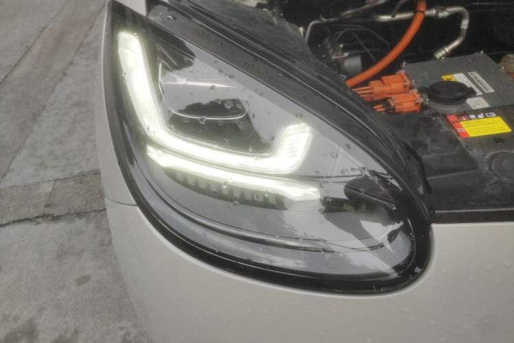 Used Wuling Bingo 2024 333 km Lingxi Connected Version Right Front Headlight