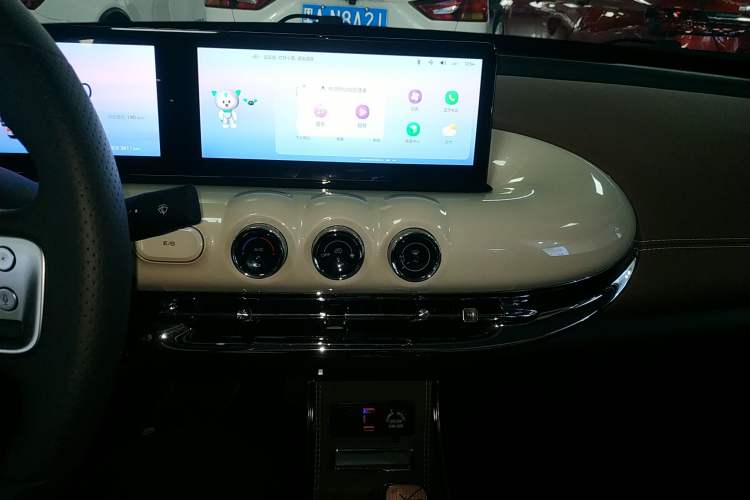 Used Wuling Bingo 2024 333 km Lingxi Connected Version Audio And AC Panel