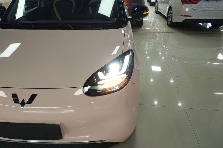 Used Wuling Bingo 2024 333 km Lingxi Connected Version Left Front Headlight