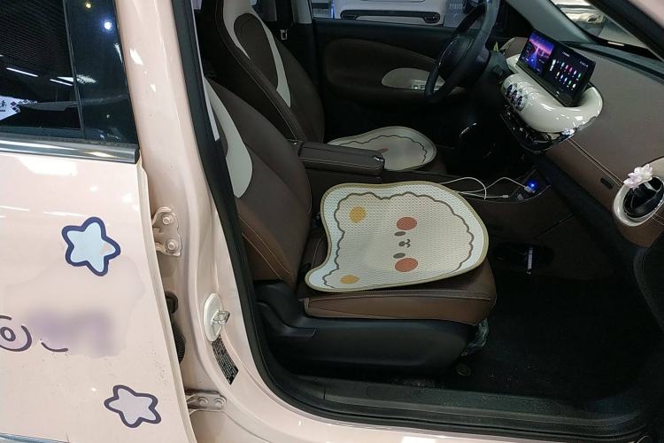 Used Wuling Bingo 2024 333 km Lingxi Connected Version Right Front Seat
