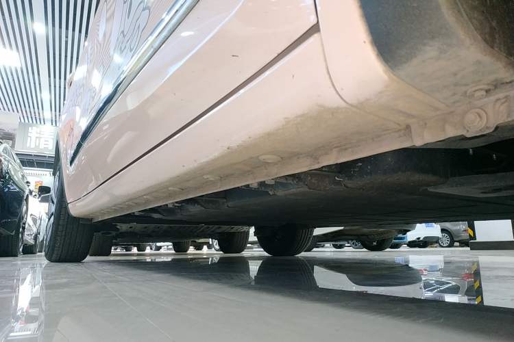 Used Wuling Bingo 2024 333 km Lingxi Connected Version Right Side Sill