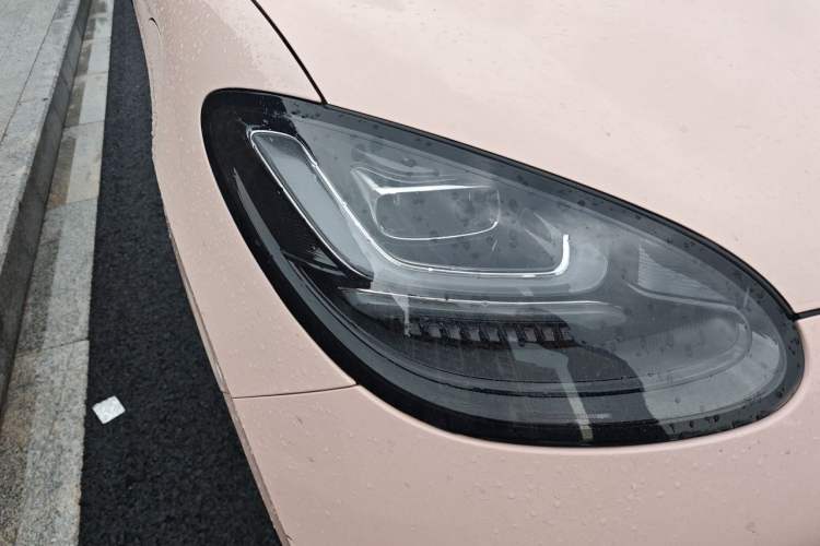 Used Wuling Bingo 2024 333 km Enjoyment Version Right Front Headlight