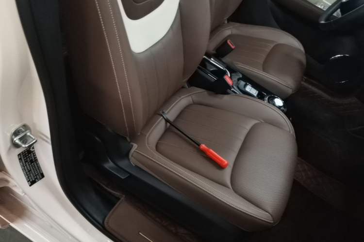 Used Wuling Bingo 2024 333 km Enjoyment Version Right Front Seat