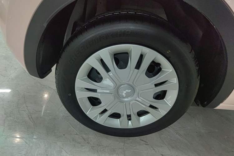Used Wuling Bingo 2024 333 km Enjoyment Version Right Rear Wheel Hub