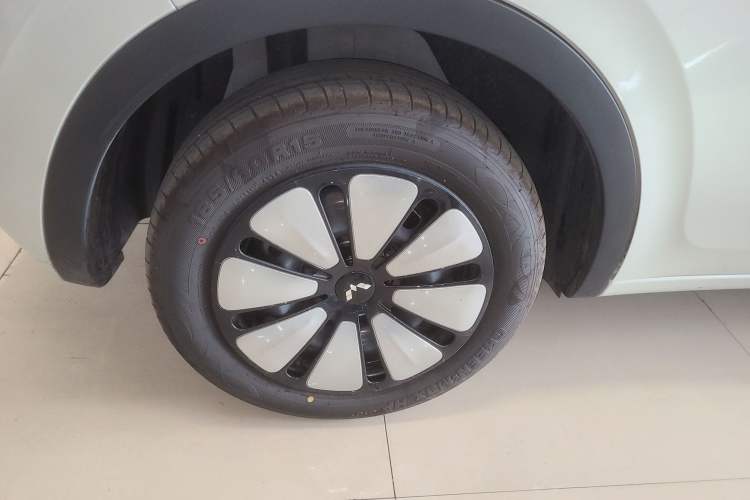 Used Wuling Bingo 2024 333 km Enjoyment Version Exterior 8