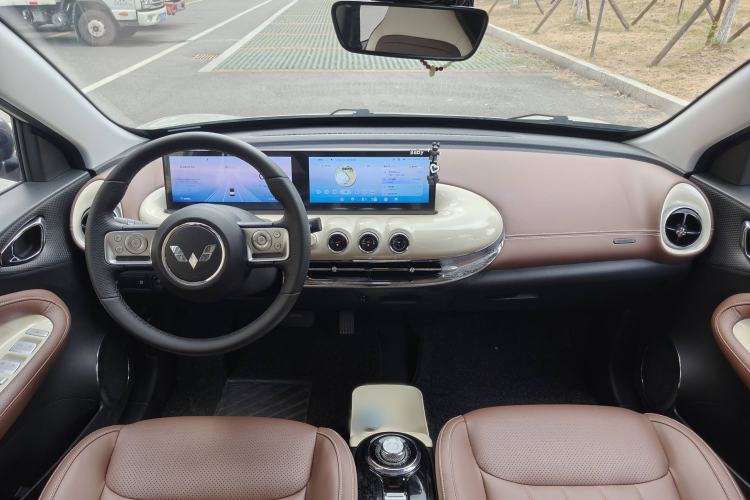Used Wuling Bingo 2024 333 km Lingxi Connected Version Interior 1