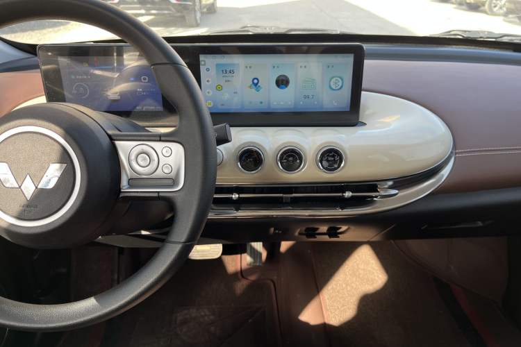 Used Wuling Bingo 2024 333 km Enjoyment Version Interior 4