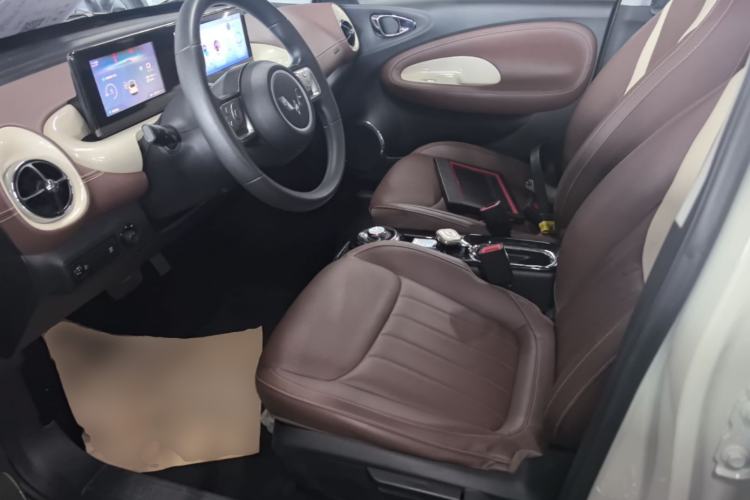 Used Wuling Bingo 2024 333 km Enjoyment Version Left Front Seat