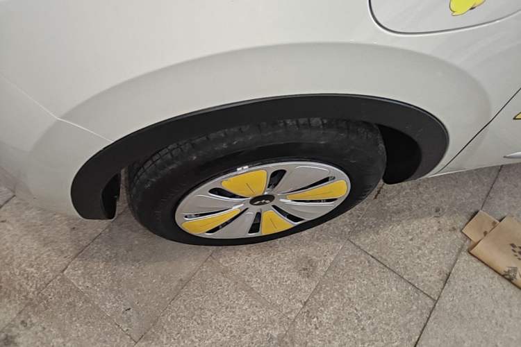 Used Wuling Bingo 2024 203km Light Edition Left Front Wheel Hub