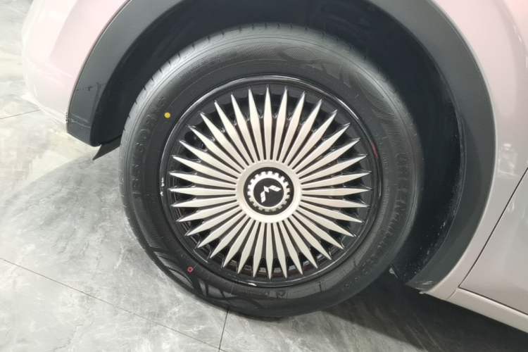 Used Wuling Bingo 2024 203km Light Edition Left Front Wheel Hub