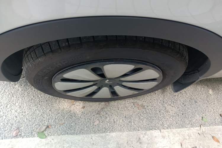 Used Wuling Bingo 2024 333 km Enjoyment Version Left Front Wheel Hub