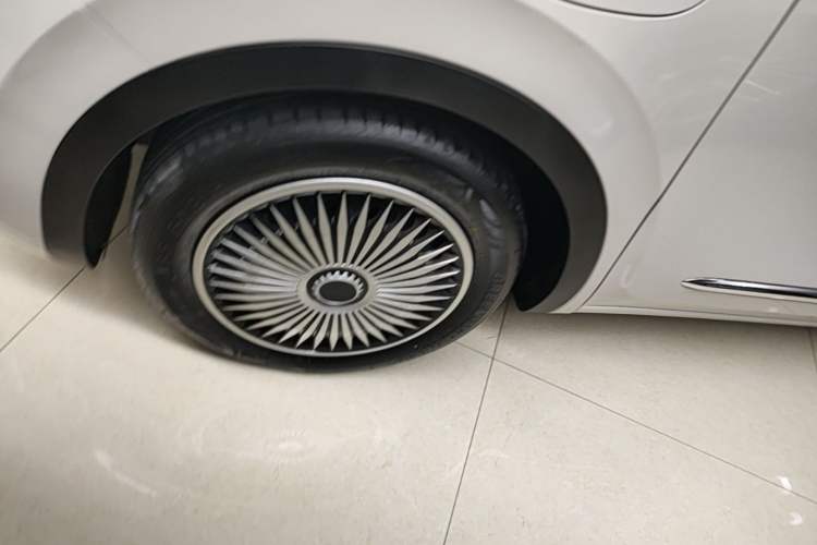 Used Wuling Bingo 2024 333 km Enjoyment Version Left Front Wheel Hub
