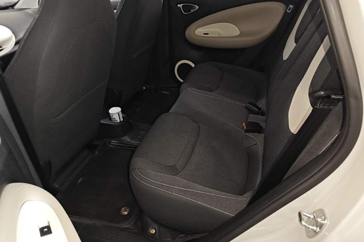 Used Wuling Bingo 2024 203km Light Edition Left Rear Seat