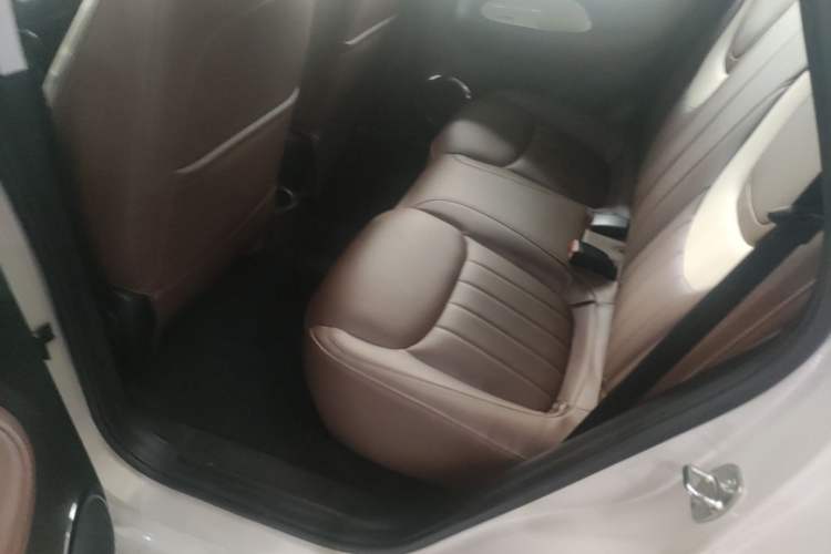 Used Wuling Bingo 2024 333 km Enjoyment Version Left Rear Seat